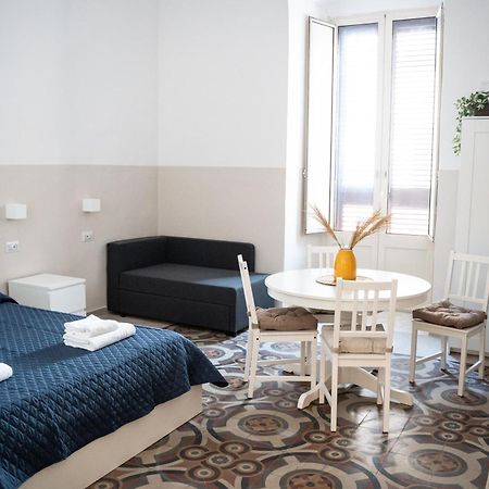 Principe Amedeo 93 Bed & Breakfast Bari Luaran gambar