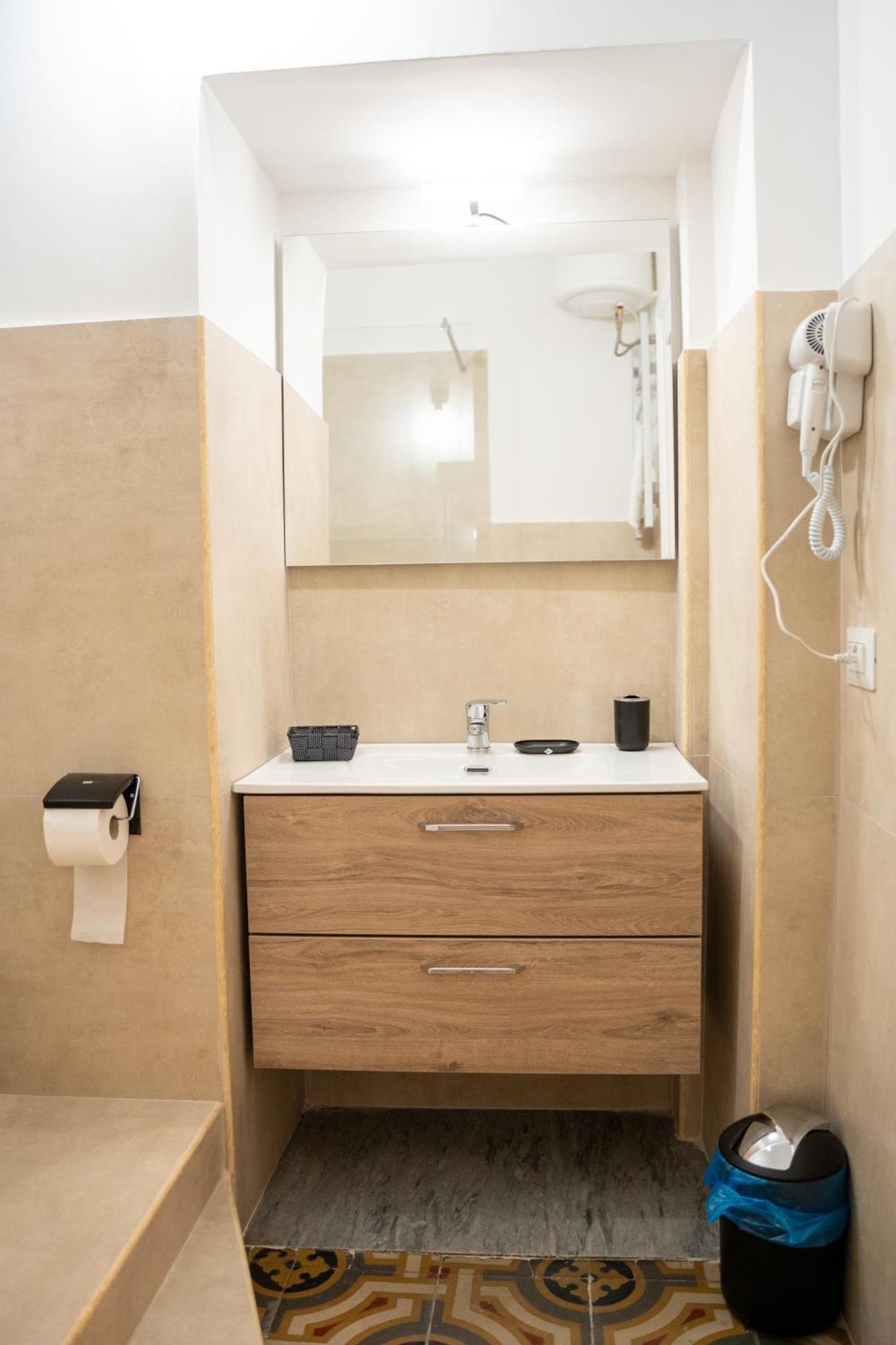 Principe Amedeo 93 Bed & Breakfast Bari Luaran gambar