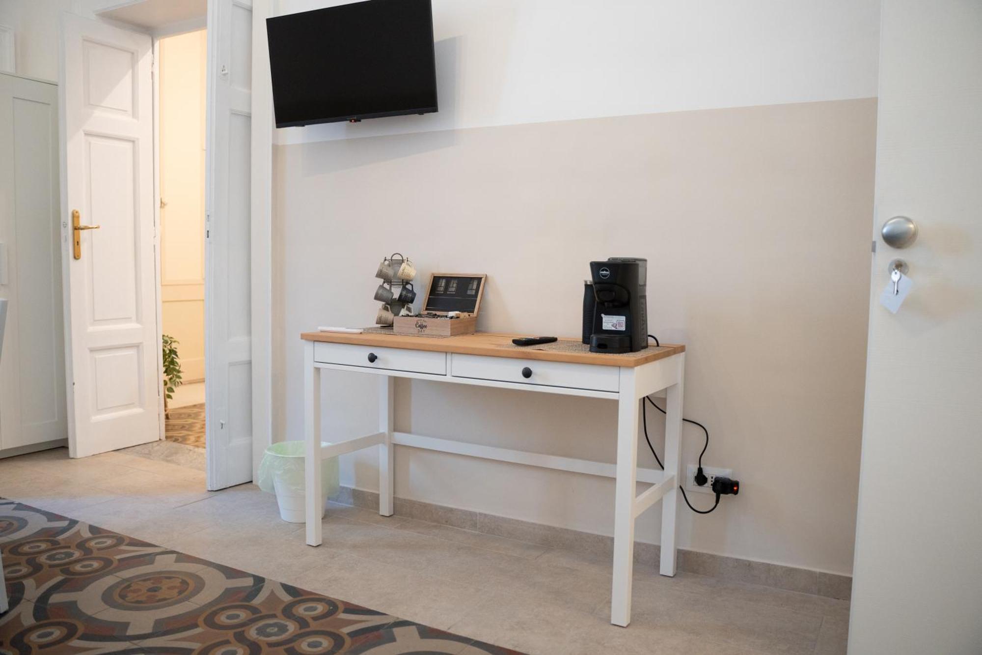 Principe Amedeo 93 Bed & Breakfast Bari Luaran gambar