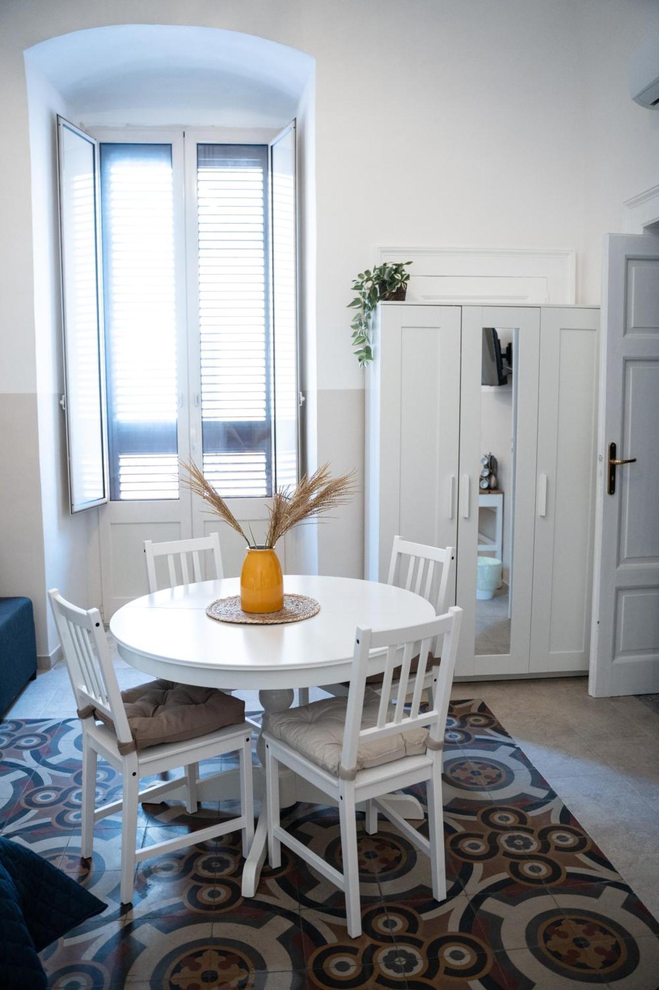 Principe Amedeo 93 Bed & Breakfast Bari Luaran gambar