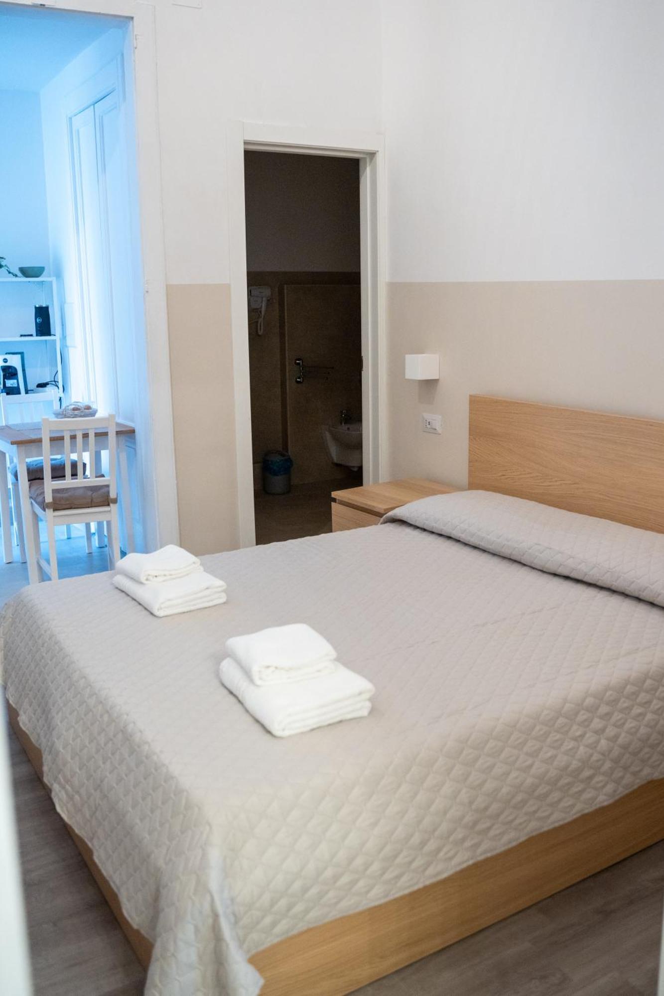 Principe Amedeo 93 Bed & Breakfast Bari Luaran gambar