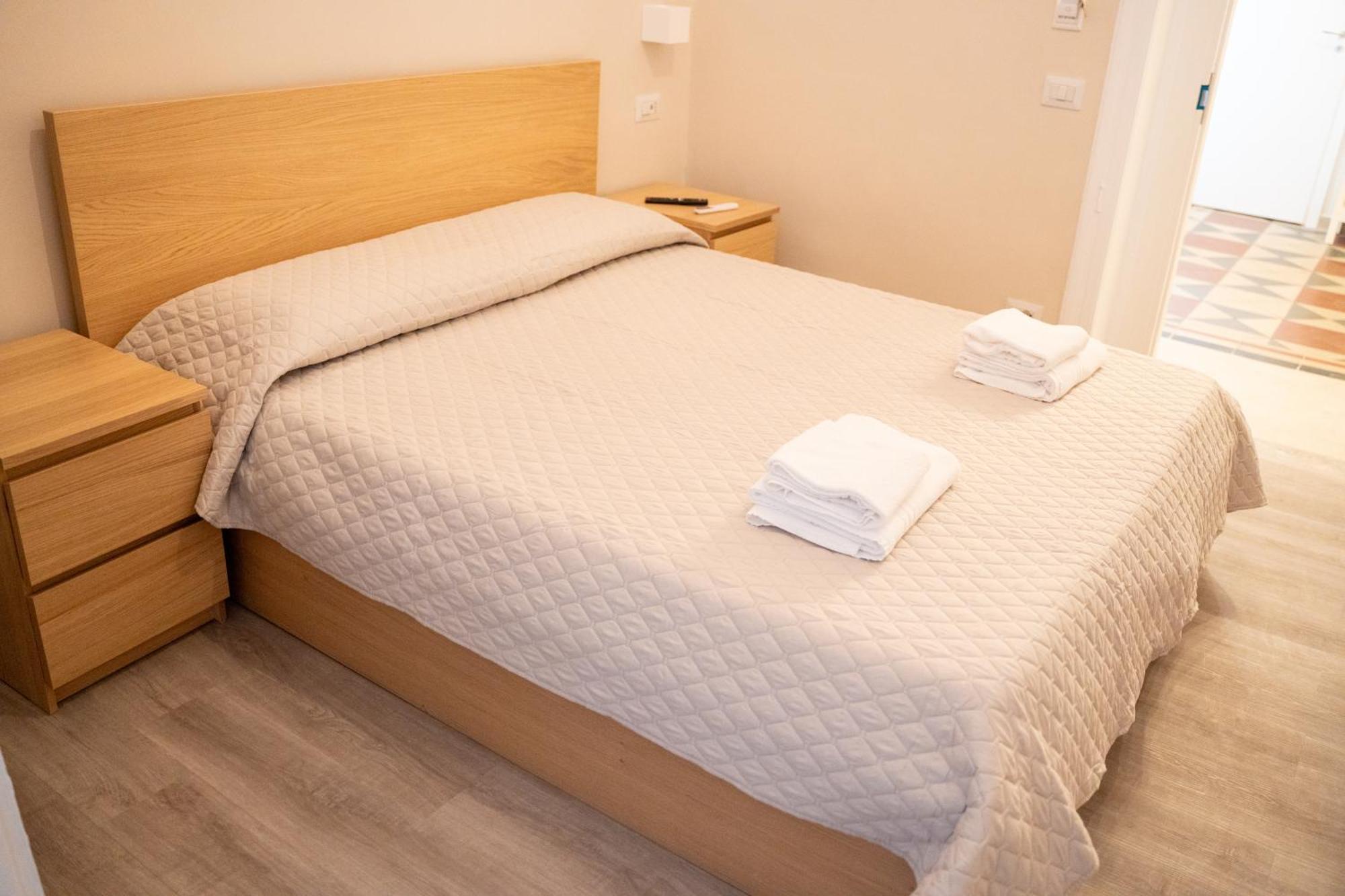 Principe Amedeo 93 Bed & Breakfast Bari Luaran gambar